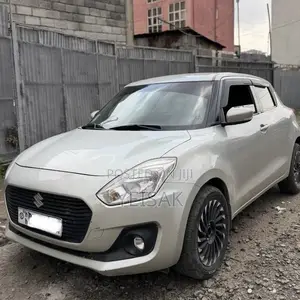 Suzuki Swift 2021 Silver