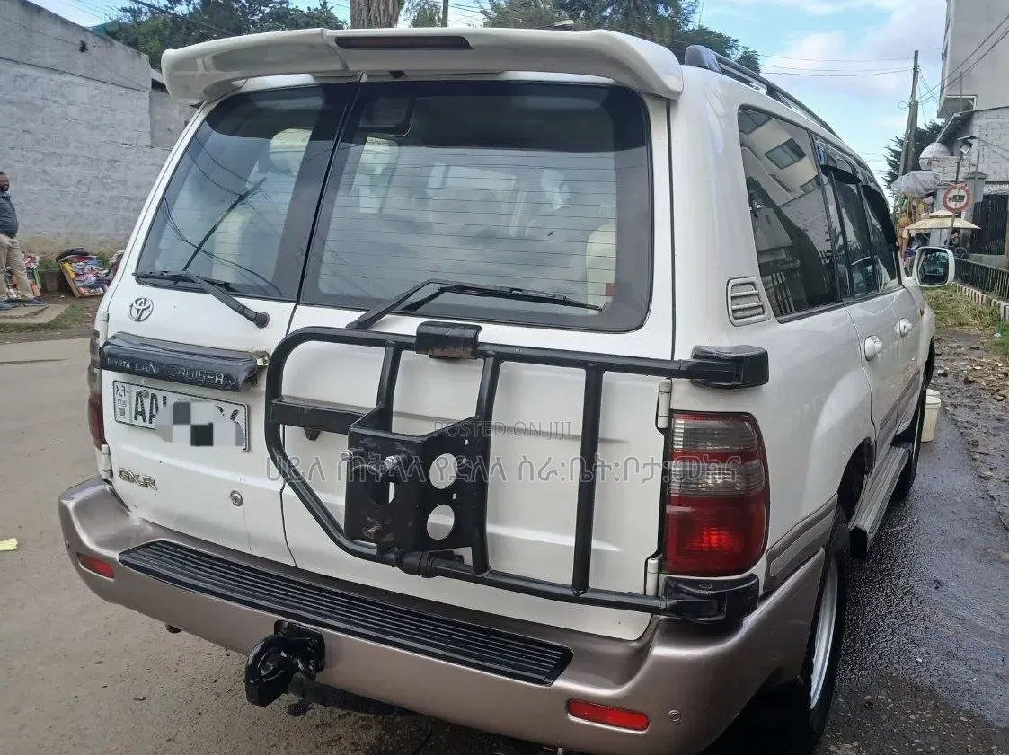 Toyota Land Cruiser 2005 Purple