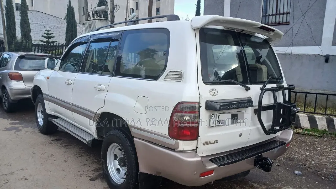 Toyota Land Cruiser 2005 Purple
