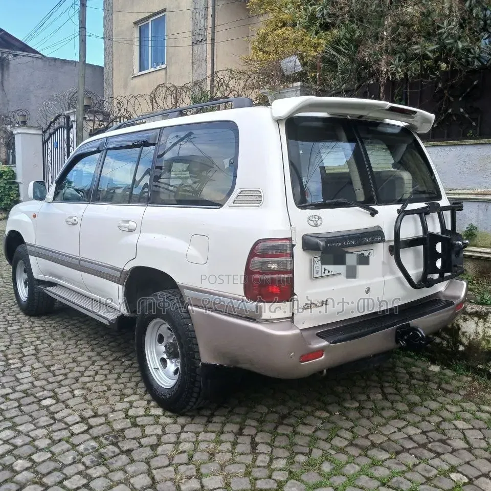 Toyota Land Cruiser 2005 Purple