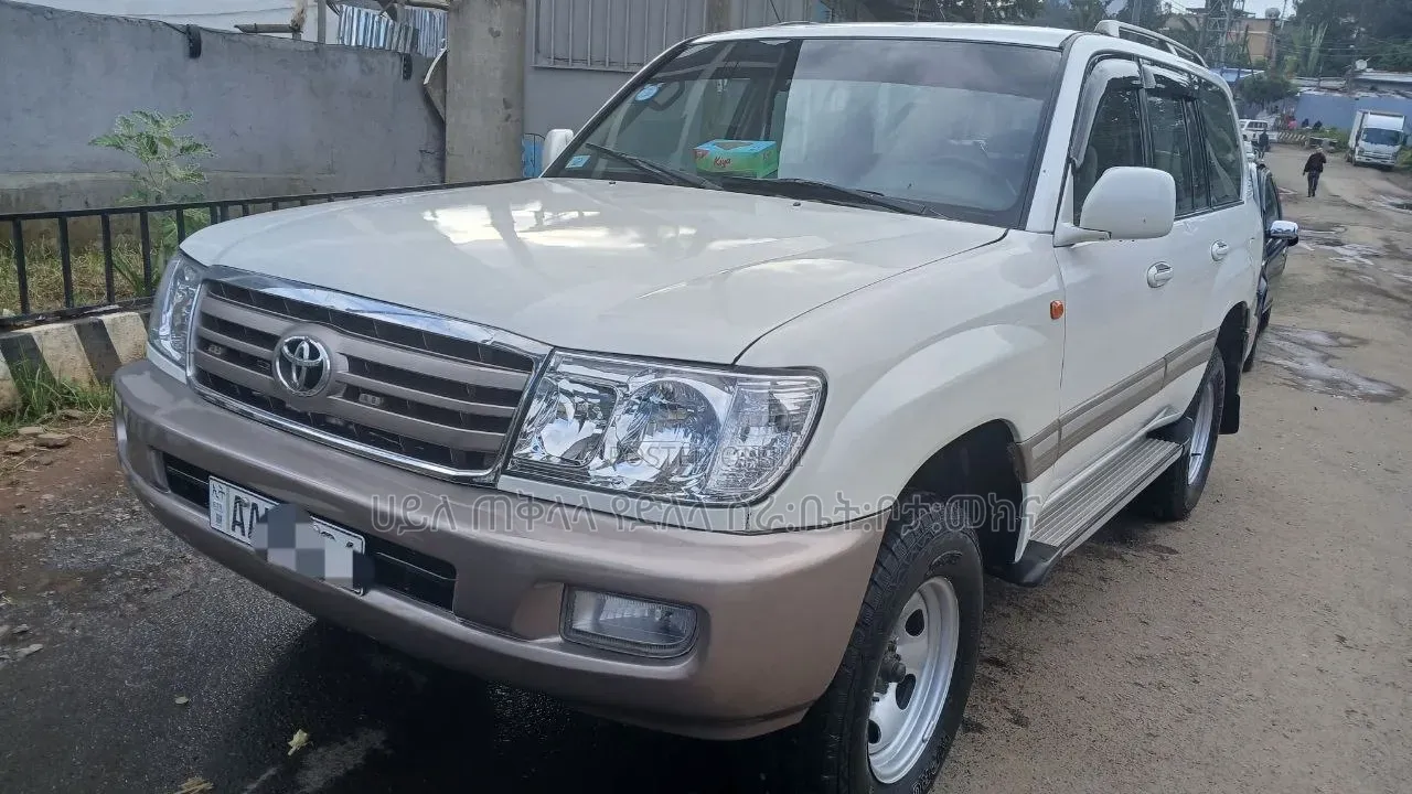 Toyota Land Cruiser 2005 Purple