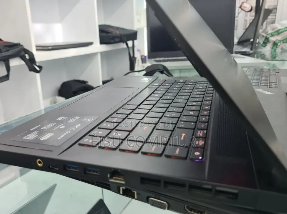 New Laptop MSI GS66 Stealth 10SGS 16GB Intel Core i7 SSD 512GB