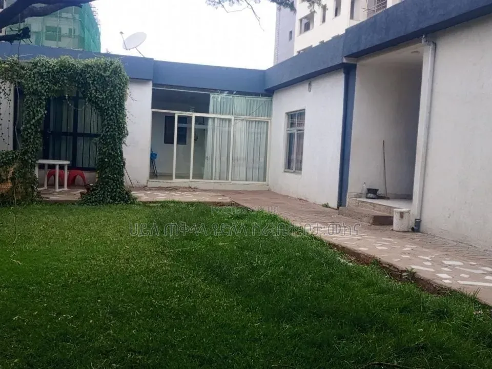አስቸኳይ የሚሸጥ 601 ካሬ.ሜትር L-Shape ሰርቪስ ያለው ቦታ ሺያጭ CMC ባድመ አካባቢ በጣም ቆንጆ ቦታ
