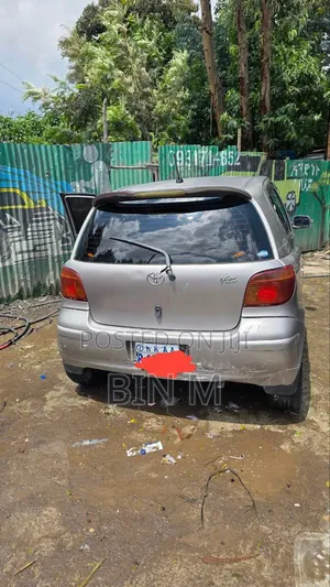 Toyota Vitz 2004 Gray