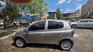 Toyota Vitz 2004 Gray