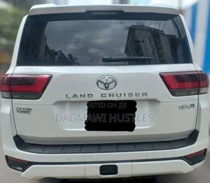 Toyota Land Cruiser LC300 2023 White
