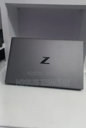 New Laptop HP ZBook Firefly G8 16GB Intel Core i7 SSD 512GB