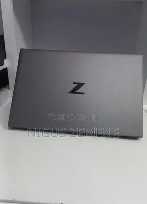 New Laptop HP ZBook Firefly G8 16GB Intel Core i7 SSD 512GB