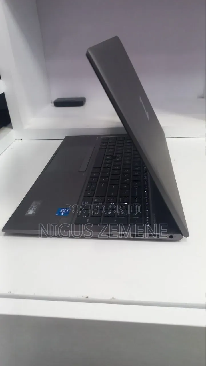 New Laptop Lenovo ThinkPad T14s G4 16GB Intel Core i7 SSD 512GB