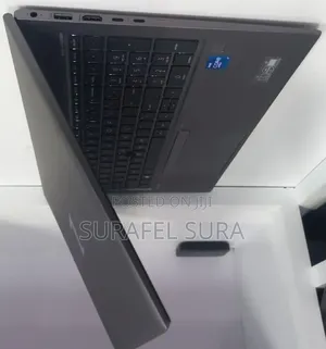 New Laptop HP ZBook Firefly G8 16GB Intel Core i7 SSD 512GB