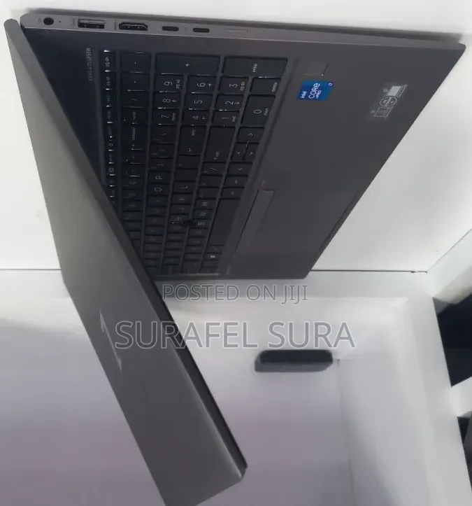 New Laptop HP ZBook Firefly G8 16GB Intel Core i7 SSD 512GB