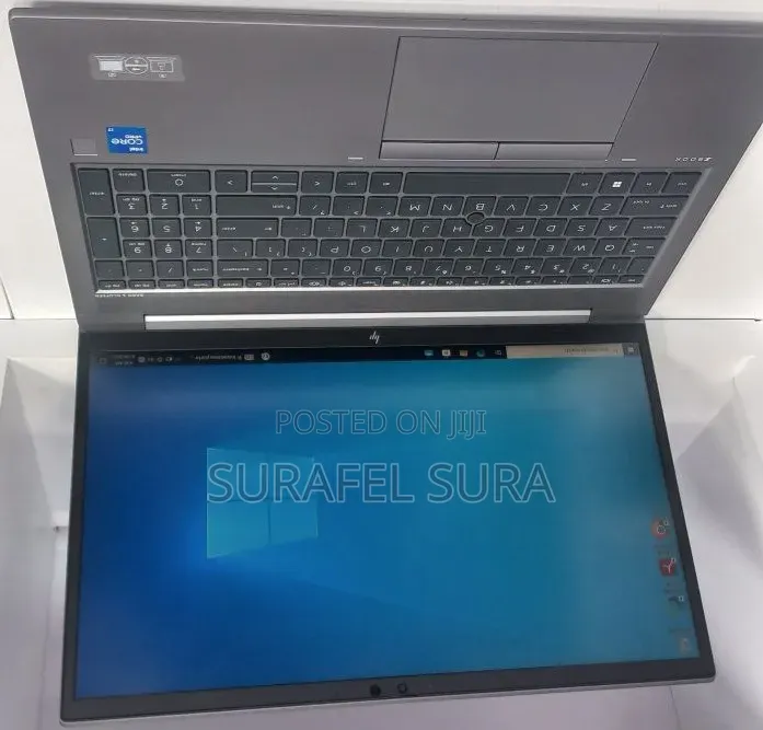 New Laptop HP ZBook Firefly G8 16GB Intel Core i7 SSD 512GB