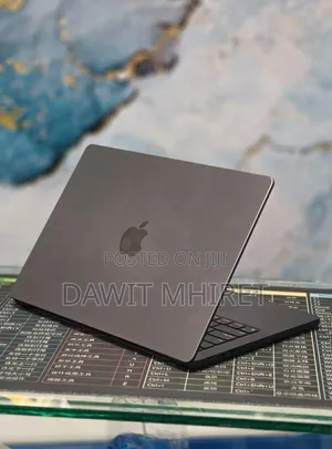New Laptop Apple MacBook Pro 2024 M4 16GB Apple M4 Pro SSD 512GB