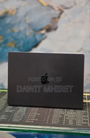 New Laptop Apple MacBook Pro 2024 M4 16GB Apple M4 Pro SSD 512GB