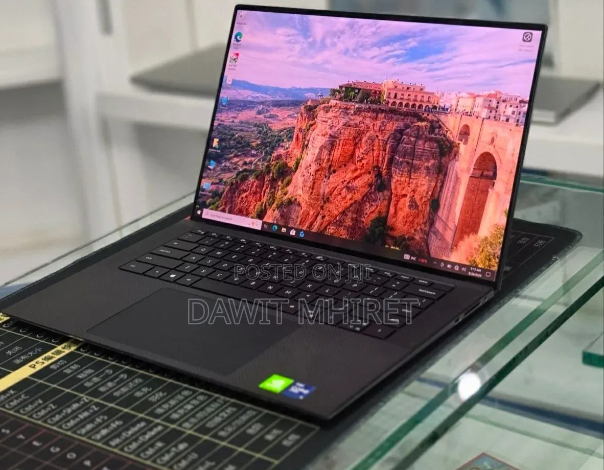 New Laptop Dell Precision 5560 16GB Intel Core i9 SSD 512GB