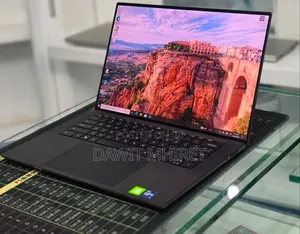 New Laptop Dell Precision 5560 16GB Intel Core i9 SSD 512GB