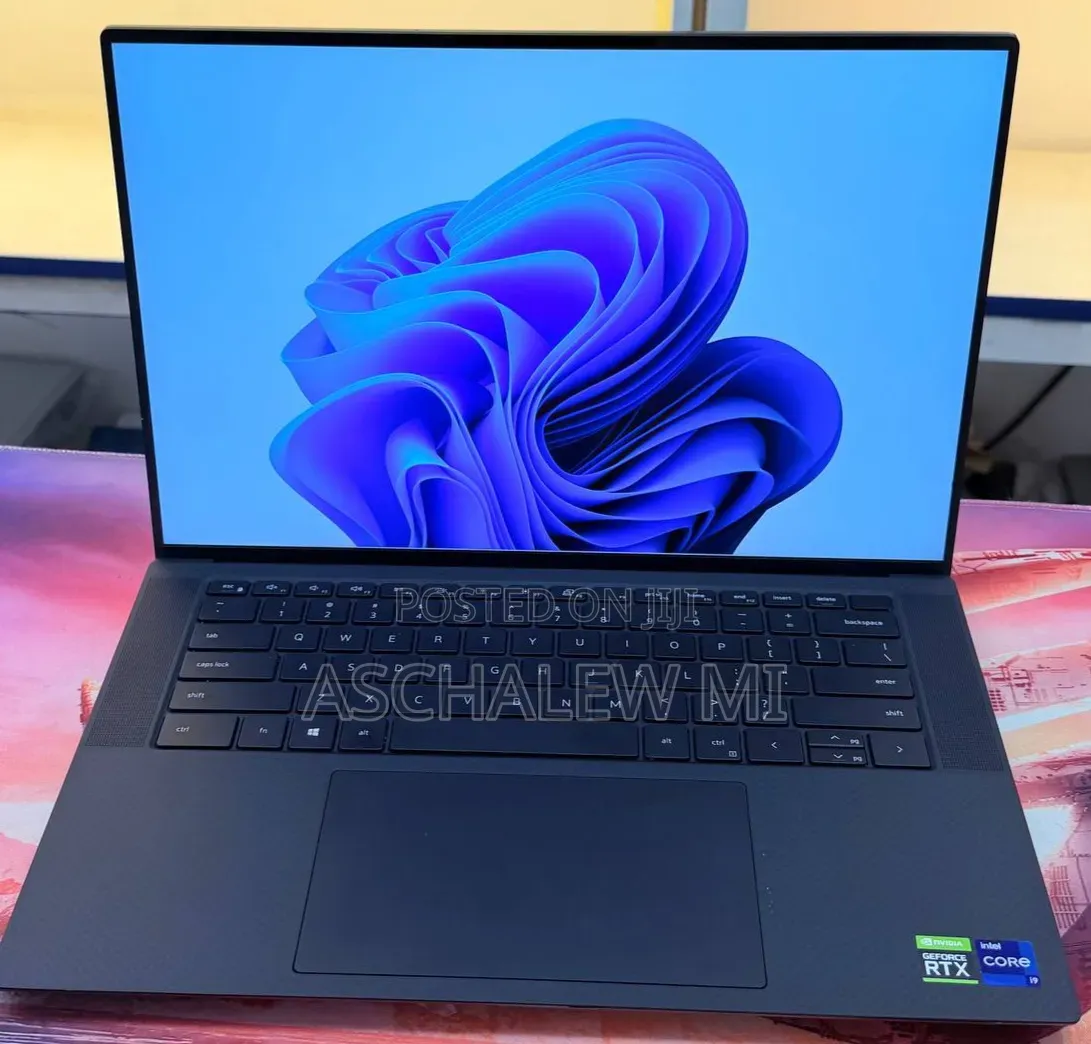New Laptop Dell Precision 5560 16GB Intel Core i9 SSD 512GB