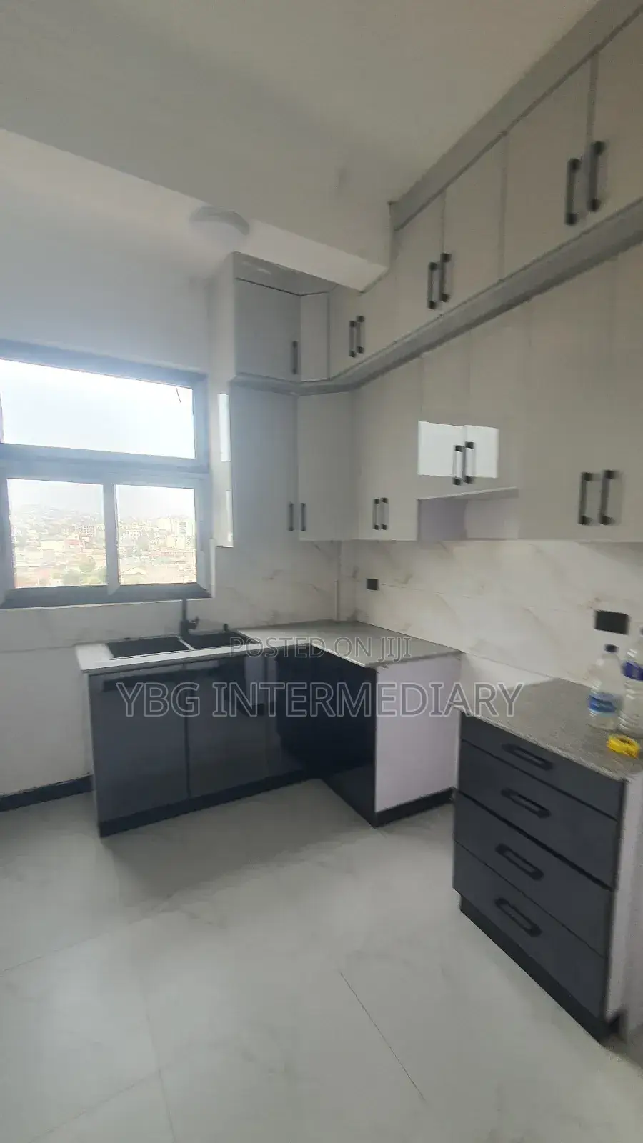 Furnished 3bdrm Apartment in Appartment, Yeka for sale