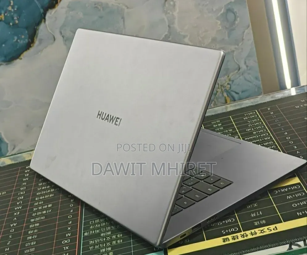 New Laptop Huawei 8GB SSD 256GB