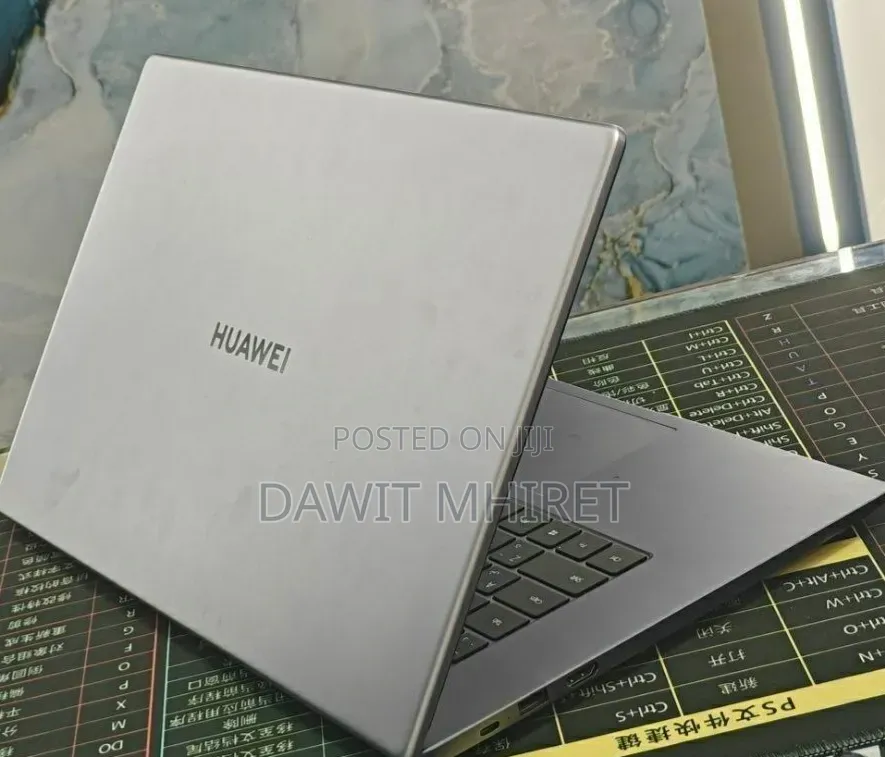 New Laptop Huawei 8GB SSD 256GB