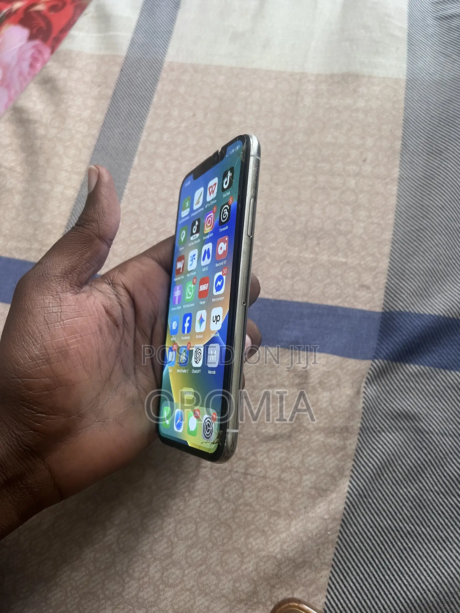 Apple iPhone X 256 GB White