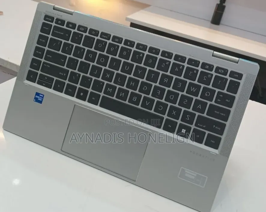 New Laptop HP EliteBook 1040 G8 16GB Intel Core i5 SSD 512GB