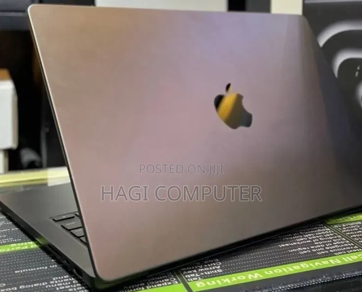 New Laptop Apple MacBook Pro 2024 M4 Max 48GB Apple M4 Max SSD 2T