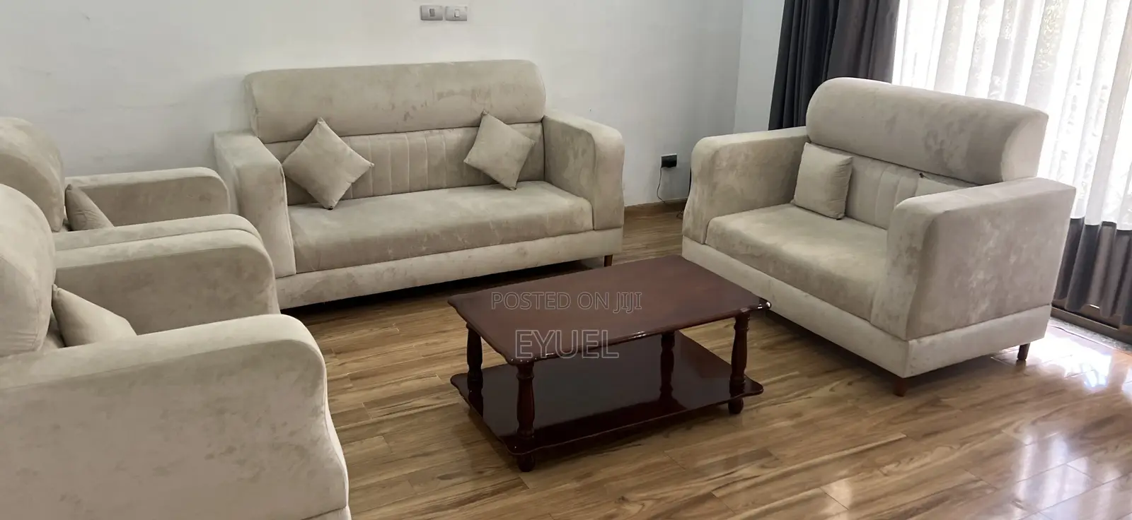 Living Room Sofa With Table