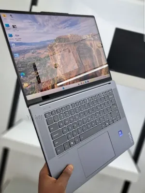New Laptop Lenovo Yoga 7i 32GB Intel Core Ultra 7 SSD 1T