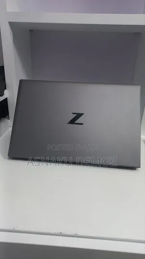 New Laptop HP ZBook Firefly G8 16GB Intel Core i7 SSD 512GB
