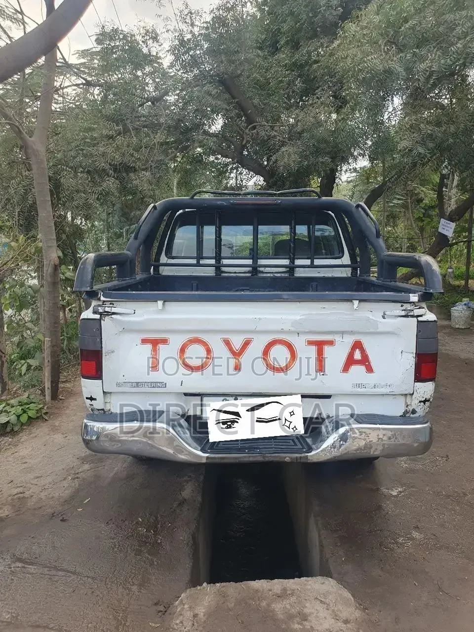 Toyota Hilux 2003 White