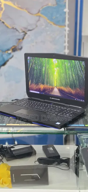 New Laptop Alienware M17 R3 8GB Intel Core i7 SSD 256GB