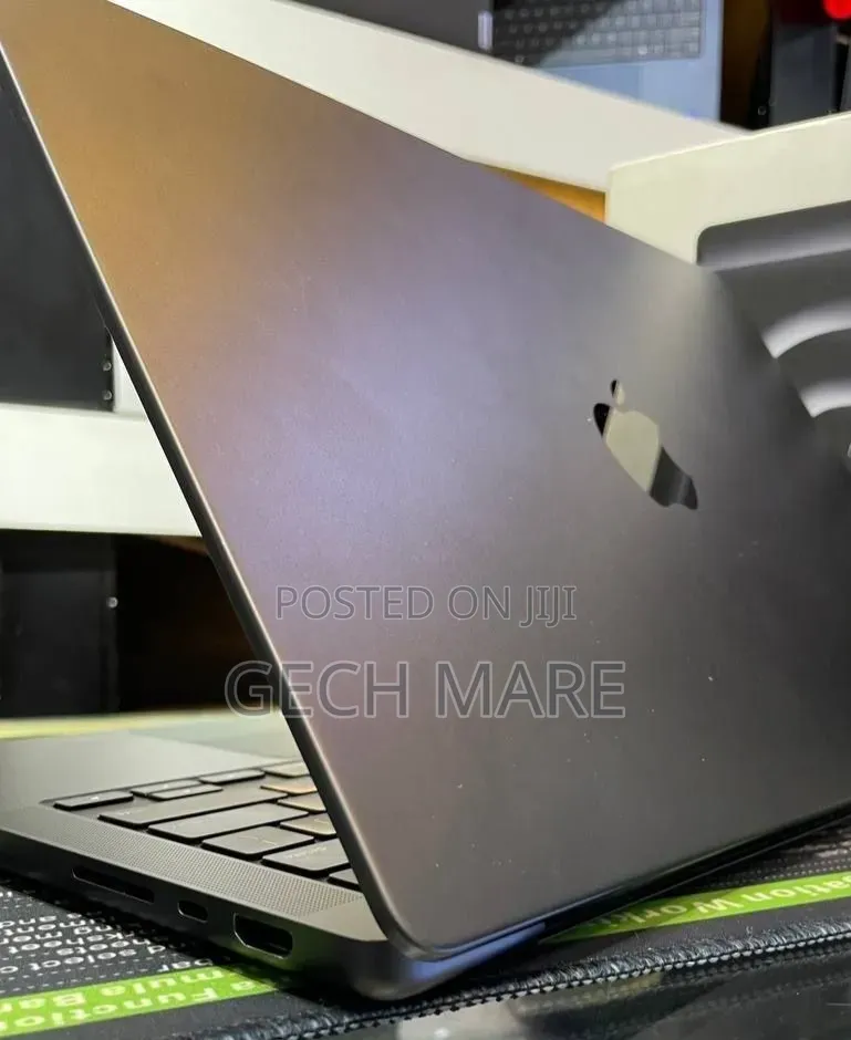 New Laptop Apple MacBook Pro 2024 M4 48GB Apple M4 Pro SSD 2T