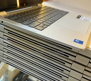 New Laptop HP OmniBook 7 14" 16GB Intel Core 7 SSD 512GB