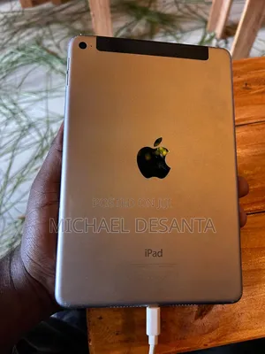 Apple iPad mini 4 128 GB Silver