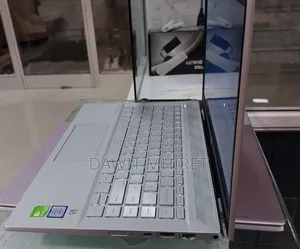 New Laptop HP Pavilion 10 16GB Intel Core i5 SSD 512GB