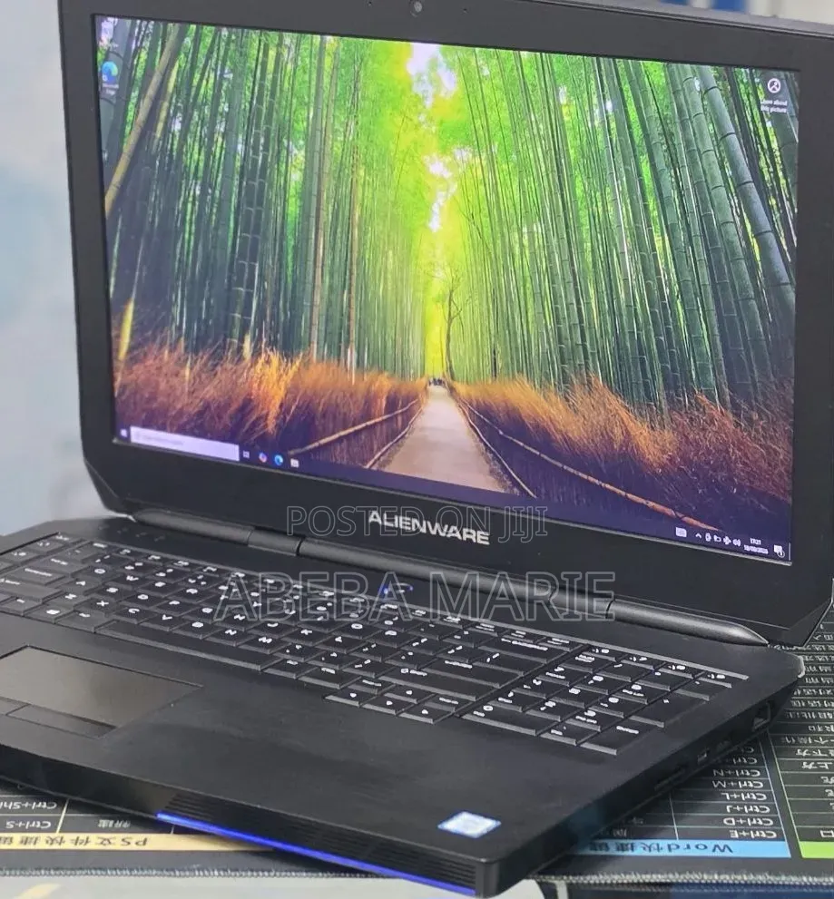 New Laptop Alienware M17 R3 8GB Intel Core i7 SSD 256GB