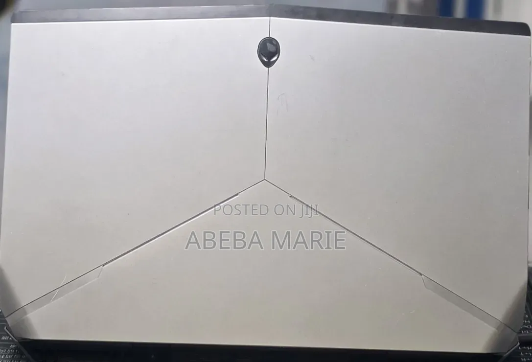 New Laptop Alienware M17 R3 8GB Intel Core i7 SSD 256GB