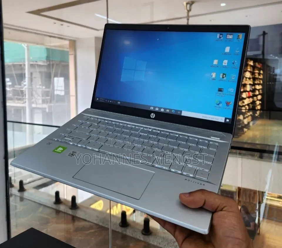 New Laptop HP Pavilion 10 16GB Intel Core i7 SSD 512GB