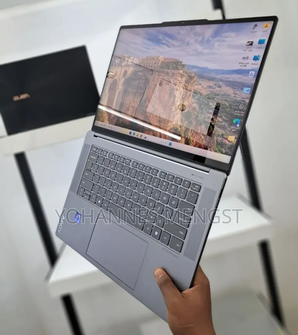 New Laptop Lenovo Yoga 9 32GB Intel Core 7 SSD 1T