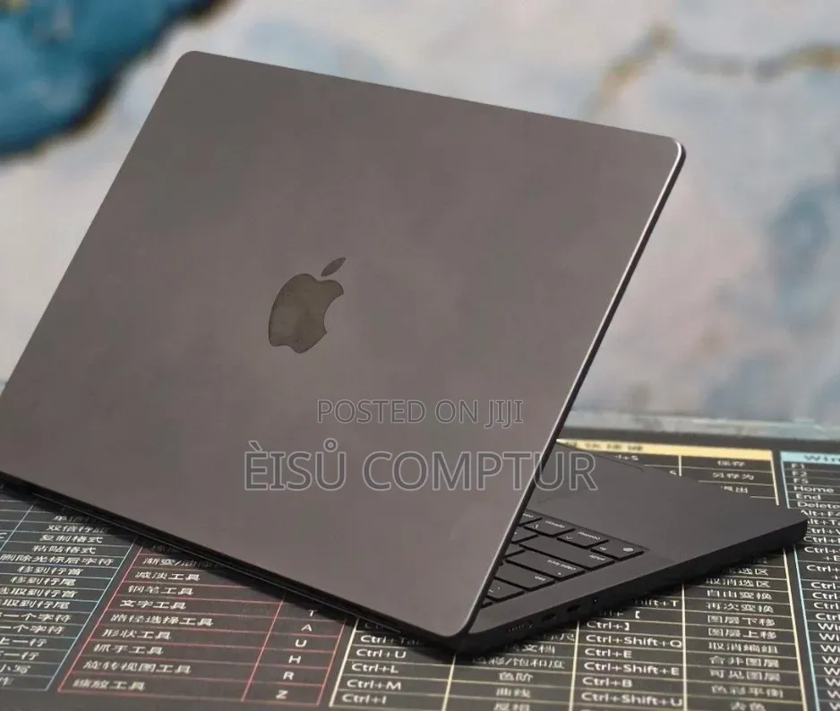 New Laptop Apple MacBook Pro 2024 M4 16GB Apple M4 Pro SSD 512GB