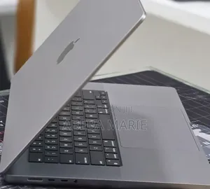 New Laptop Apple MacBook Pro 2022 M2 8GB Apple M2 SSD 256GB