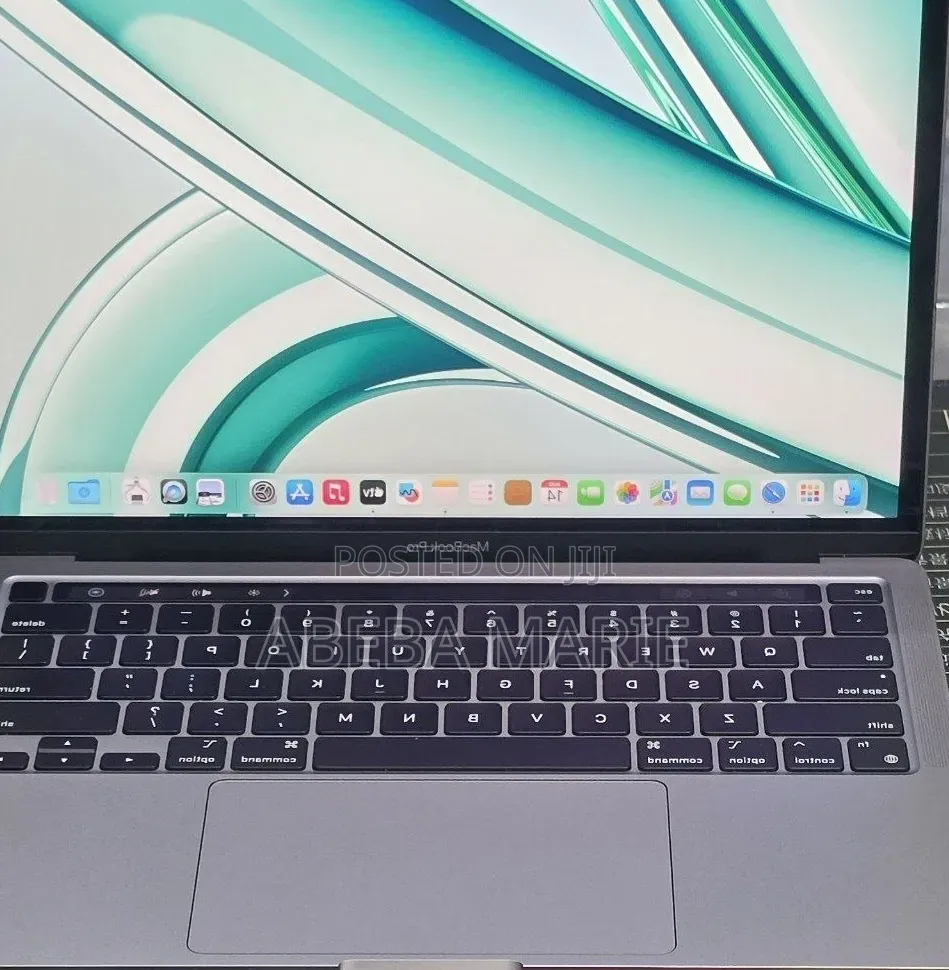 New Laptop Apple MacBook Pro 2022 M2 8GB Apple M2 SSD 256GB