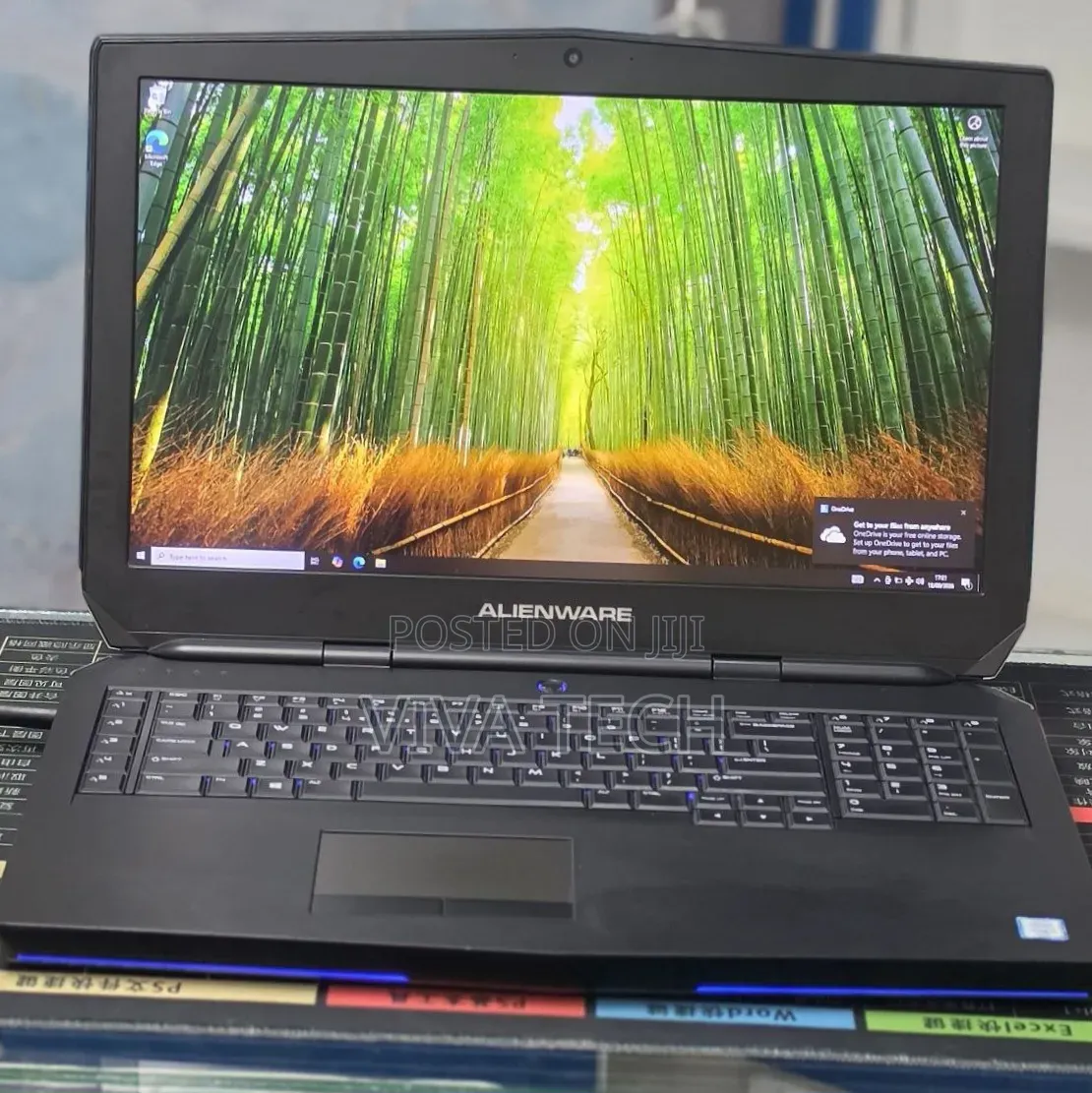 New Laptop Alienware M17 R3 8GB Intel Core i7 SSD 256GB