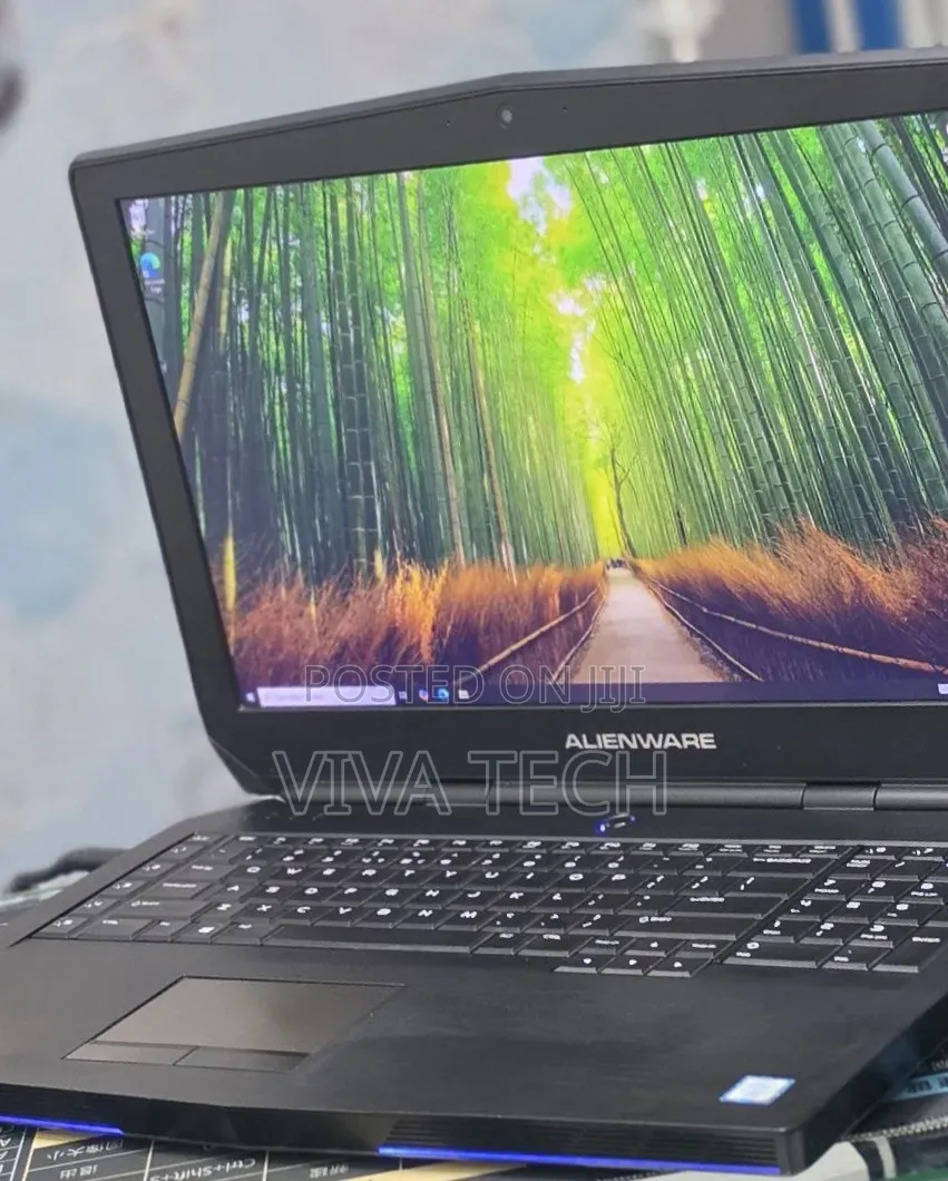New Laptop Alienware M17 R3 8GB Intel Core i7 SSD 256GB
