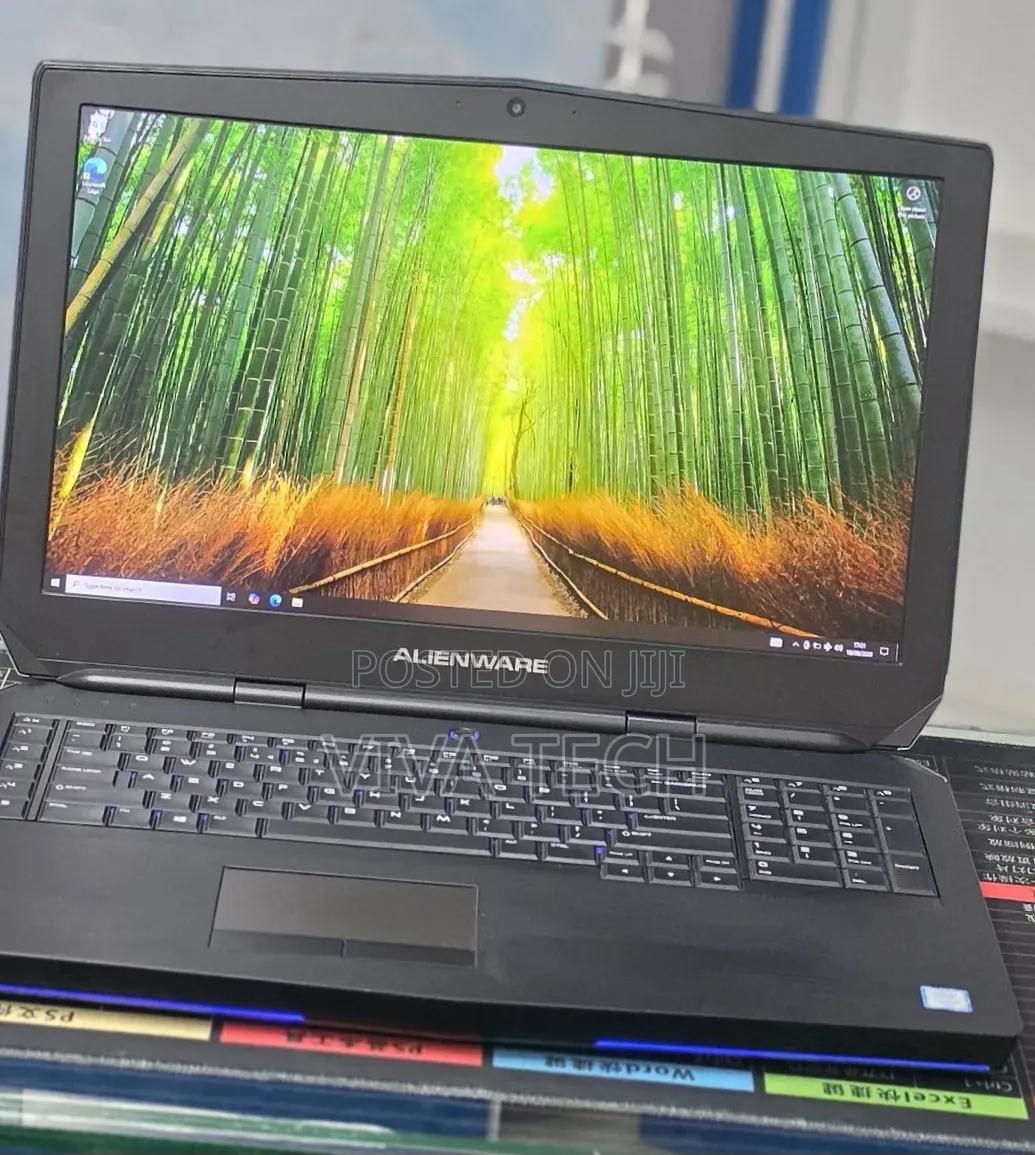 New Laptop Alienware M17 R3 8GB Intel Core i7 SSD 256GB