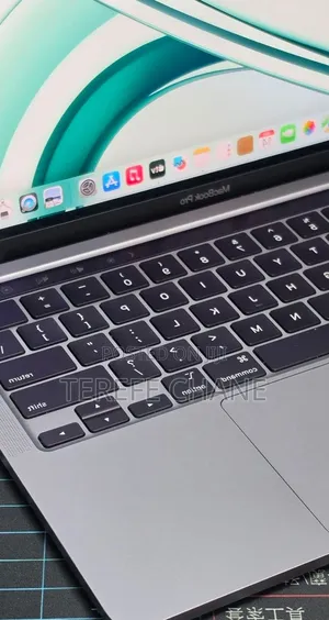 New Laptop Apple MacBook Pro 2022 M2 8GB Apple M2 SSD 256GB