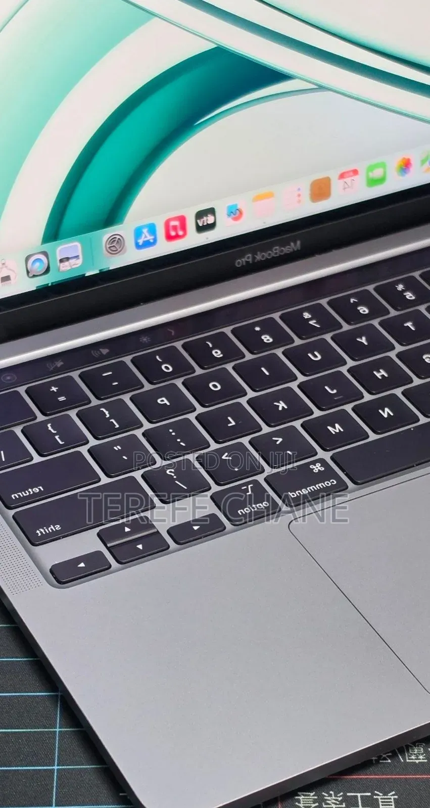 New Laptop Apple MacBook Pro 2022 M2 8GB Apple M2 SSD 256GB