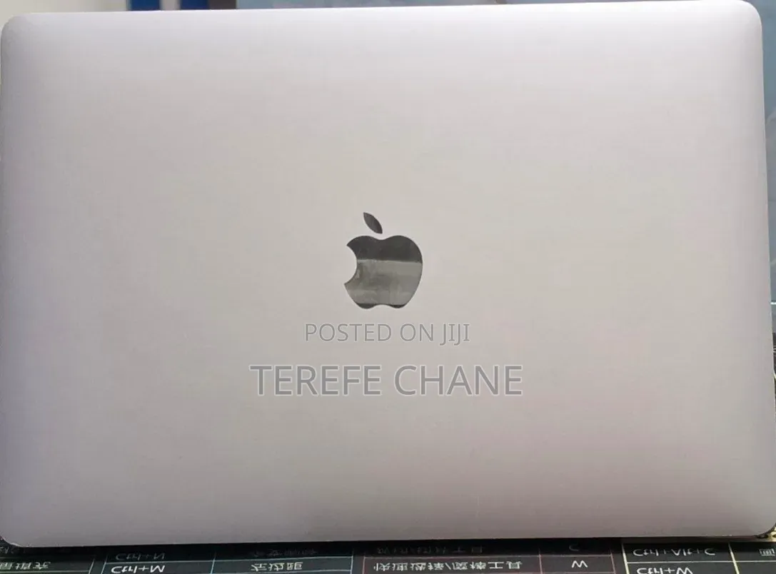 New Laptop Apple MacBook Pro 2022 M2 8GB Apple M2 SSD 256GB