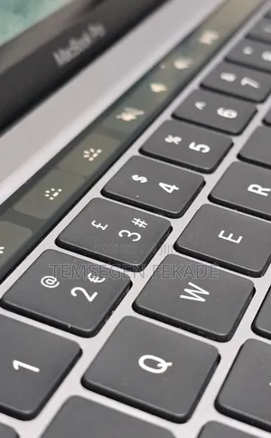 New Laptop Apple MacBook Pro 2020 M1 8GB Apple M1 Pro SSD 512GB
